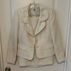 Le Suit Women's Elegant Cream Blazer
